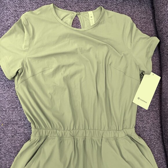 Lululemon Open Back Romper NWT SZ 8 - Picture 2 of 5